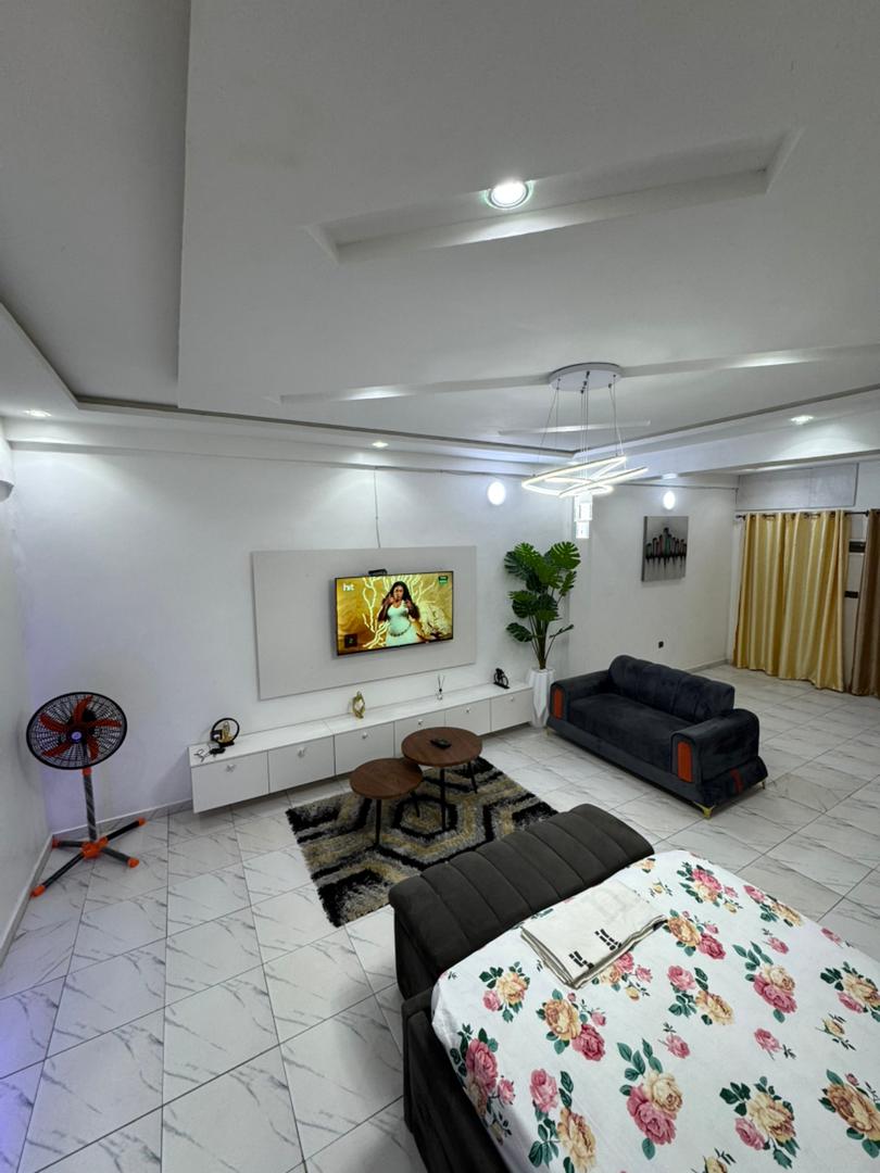 Studio  - Image 2