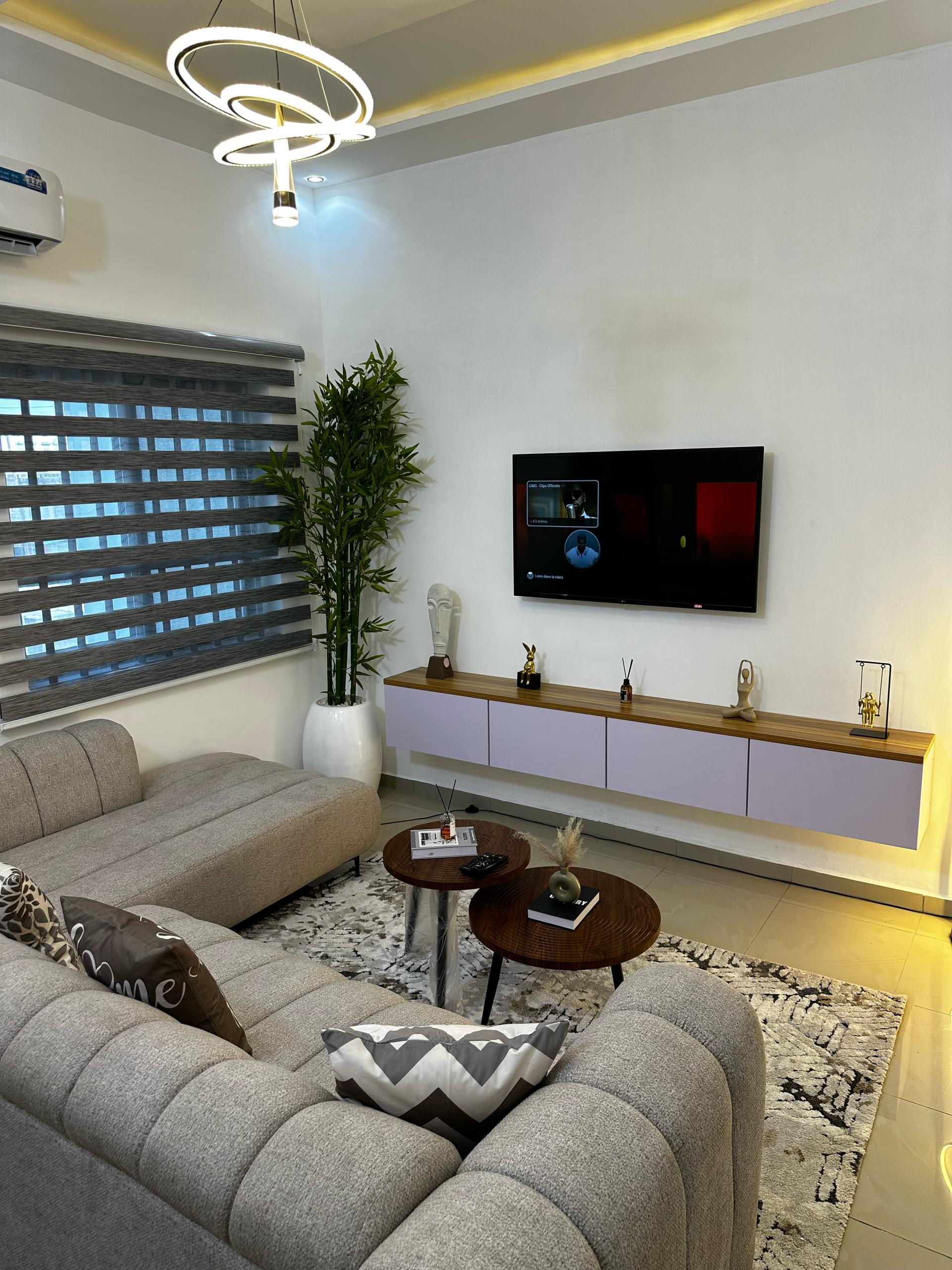 Studio  - Image 2