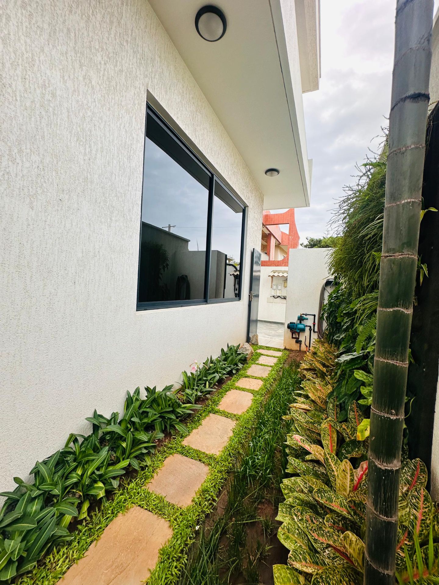 Villa - Image 2