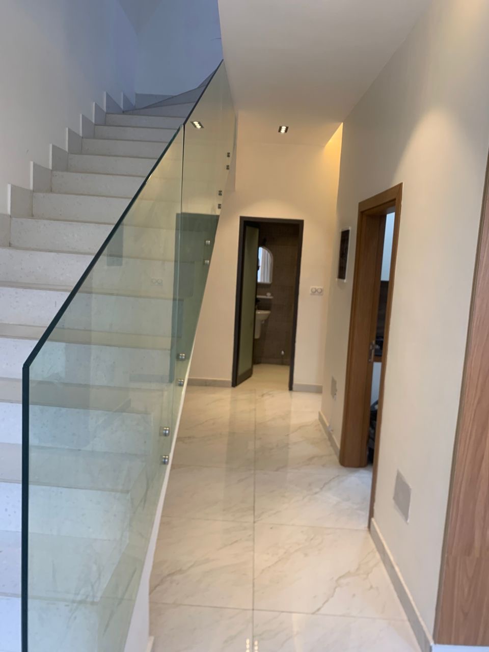 Duplex meublé de type T4 – Entrée personnelle - Image 3